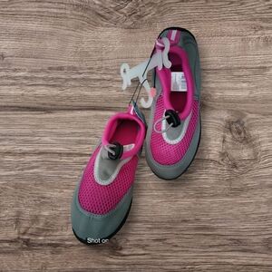 Aqua Kids Water Shoes - Pink and Gray